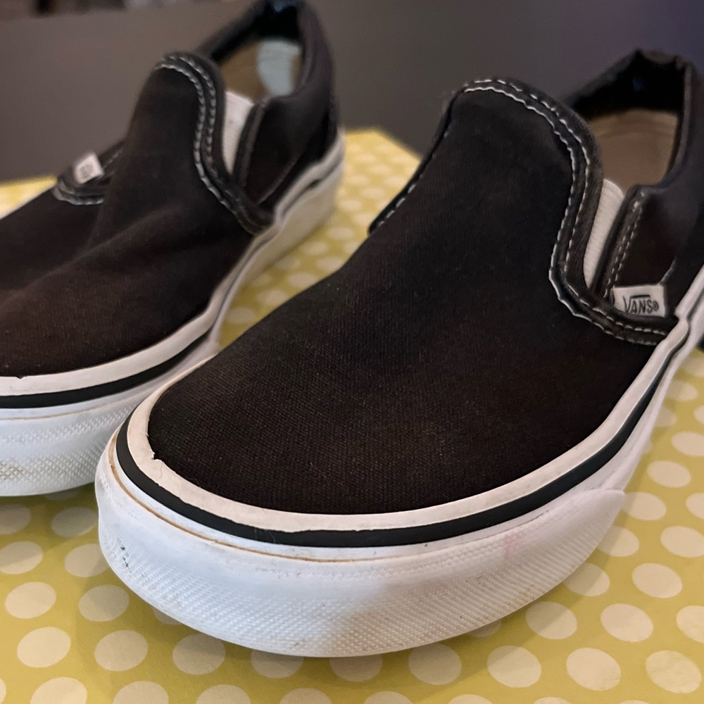 Vans Kids Black and White Slip-On Sneakers Sz 10 classic skater style Unisex